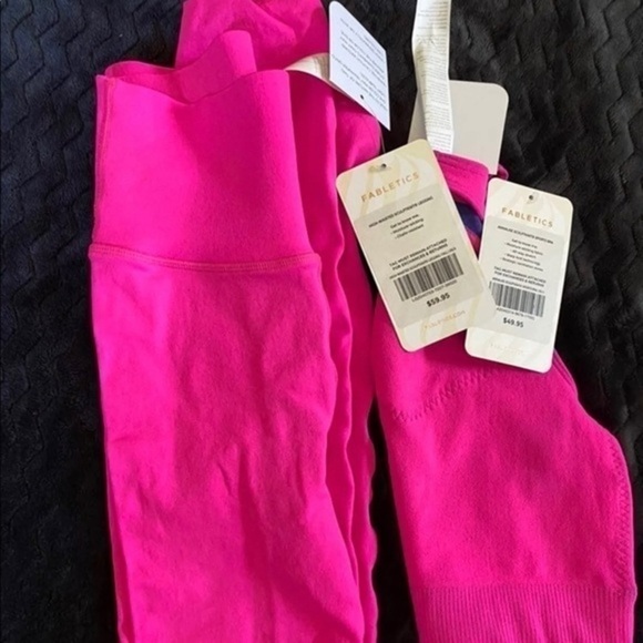 Brand new two piece pink Fabletics Set - Picture 4 of 4